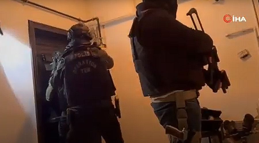 Общо 216 предполагаеми членове на „Ислямска държава“ са задържани при широкомащабна акция в Турция